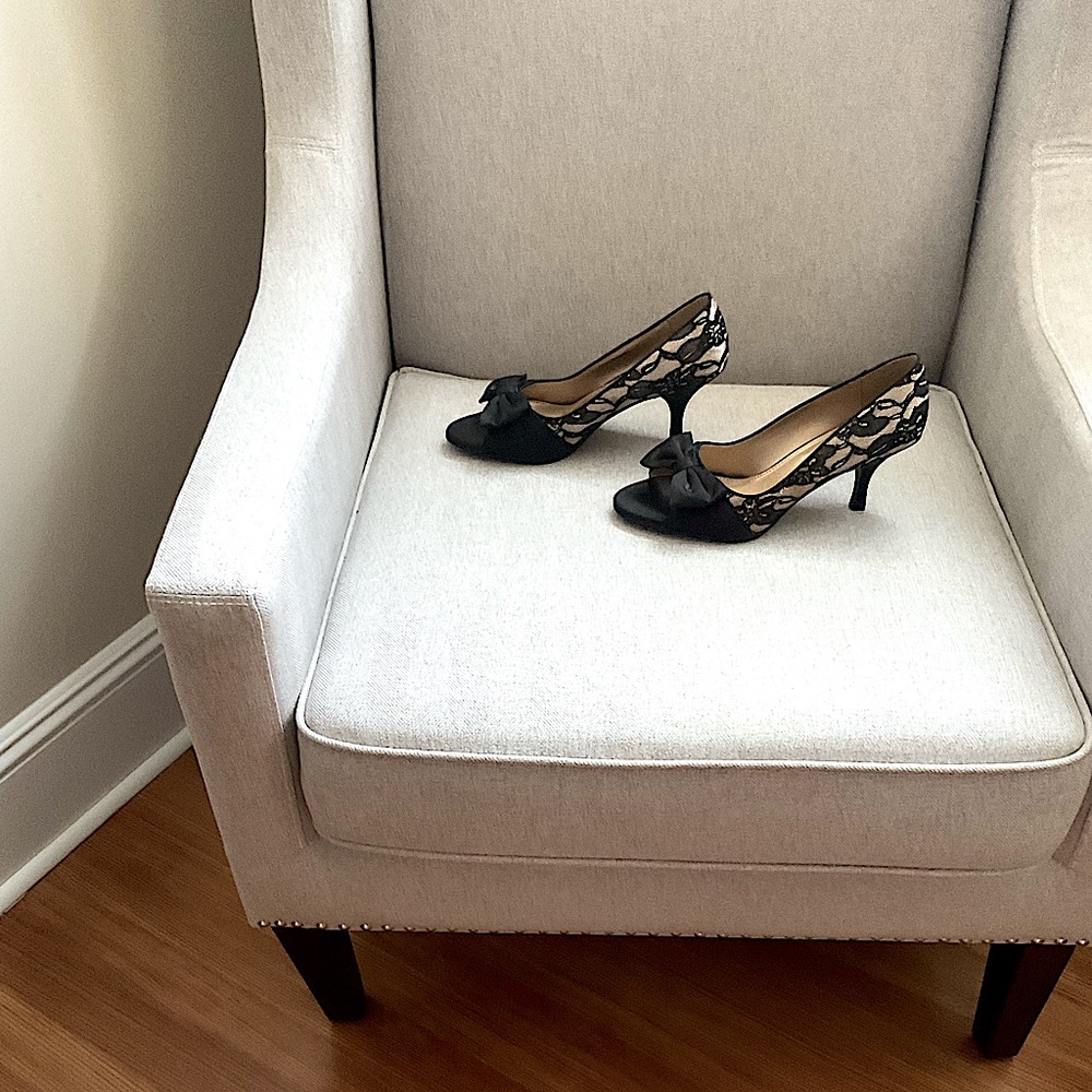 FIONI LACE OVER GOLD DRESS HIGH HEELS